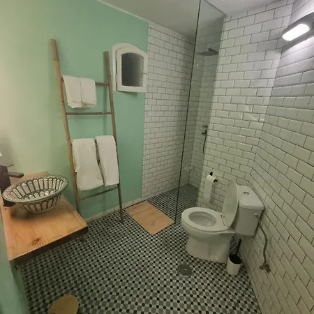 Pensión Wonder Charm