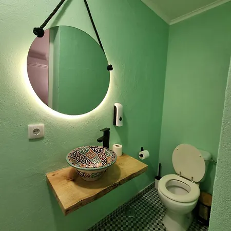 Pensión Wonder Charm