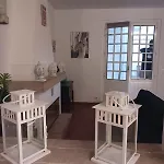 Wonder Charm בית הארחה 3*